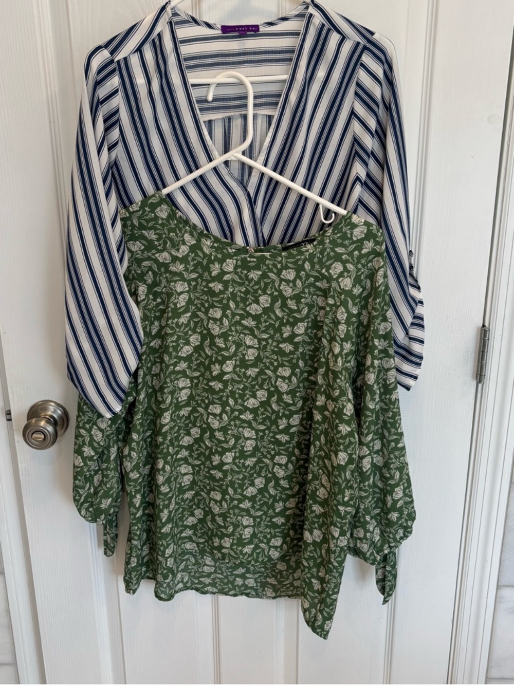 Green Floral and blue and white striped blouses- lot of two Stitch Fix large
